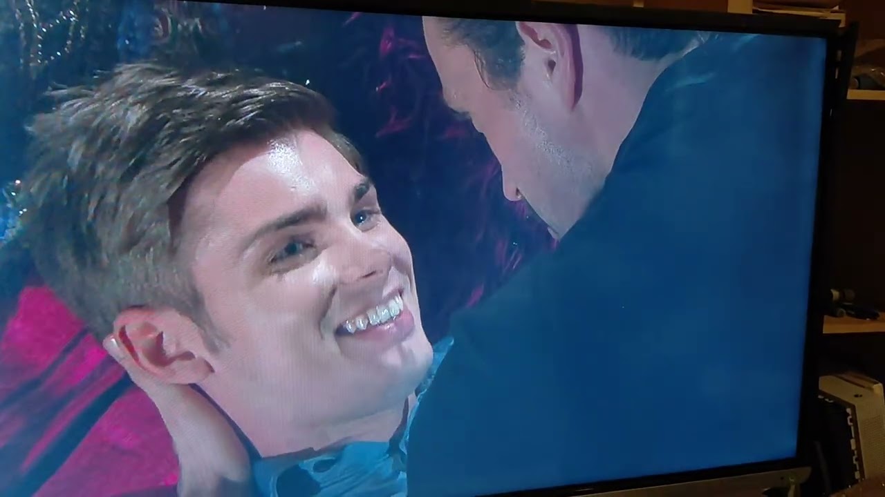 @Hollyoaks @ste @Kieron Richardson @Emmett John Scanlan @emo