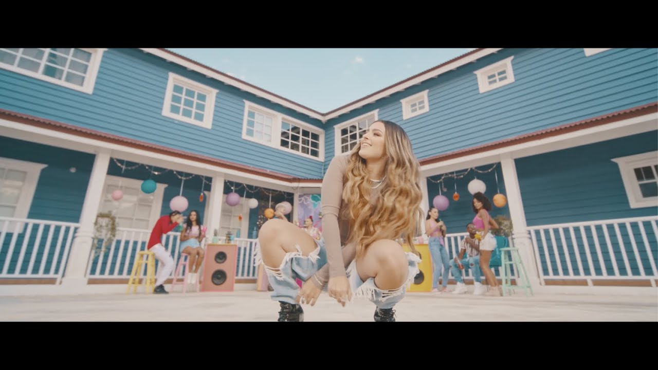 Obejrzyj ADRI - Soltera (Video oficial) w YouTube Obejrzyj ADRI - Soltera (Video oficial) w YouTube