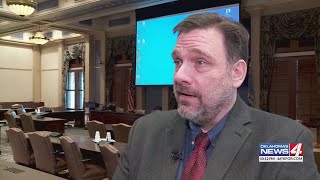 Absentee ballot system receives high marks in review