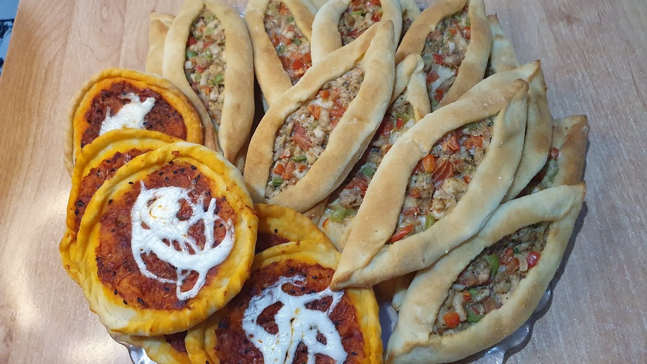 فطائر الدجاج والمحمره بعجينه طريه وهشه من مطبخ ام ارام 