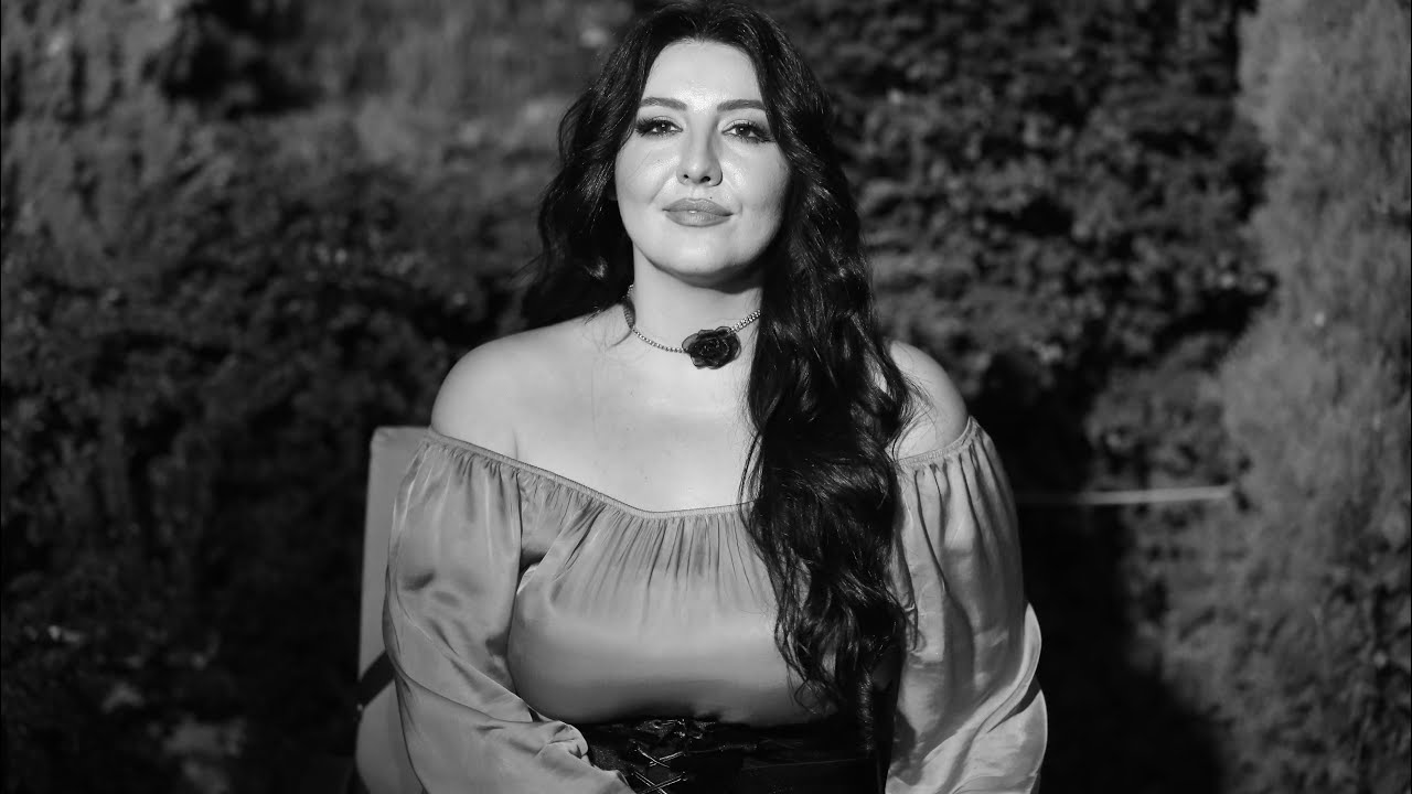 Burcu Göktürk- Bir Şarkı Oku Çamlıca’da Kalbimi Delsin