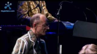 Split enz - One out of the bag Live -  Message to my girl chords