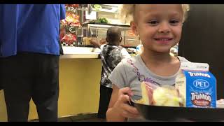 Become a Food Service Associate Today!