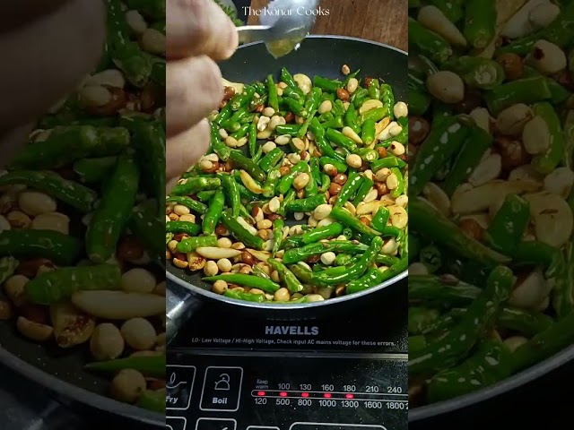 Maharashtrian Green Chilli Thecha Recipe #shorts #youtube #kolhapuri #thecha #chutney #marathi class=