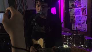 Zild - Apat (Live at BAT NAMAN HOUSE SHOW)