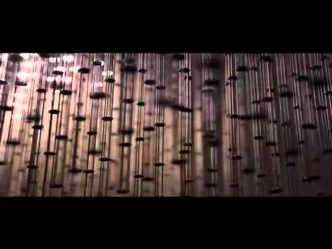 Video: Лули Янгдын көпөлөк көйнөгү