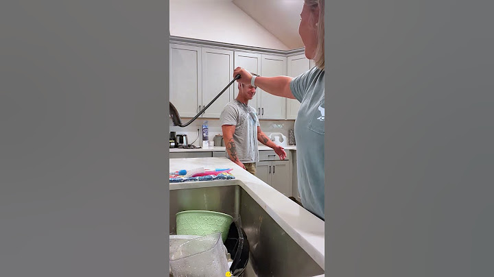 Whoever moves first cooks dinner 😂#funny#fyp#usa#funnyvideos #prank