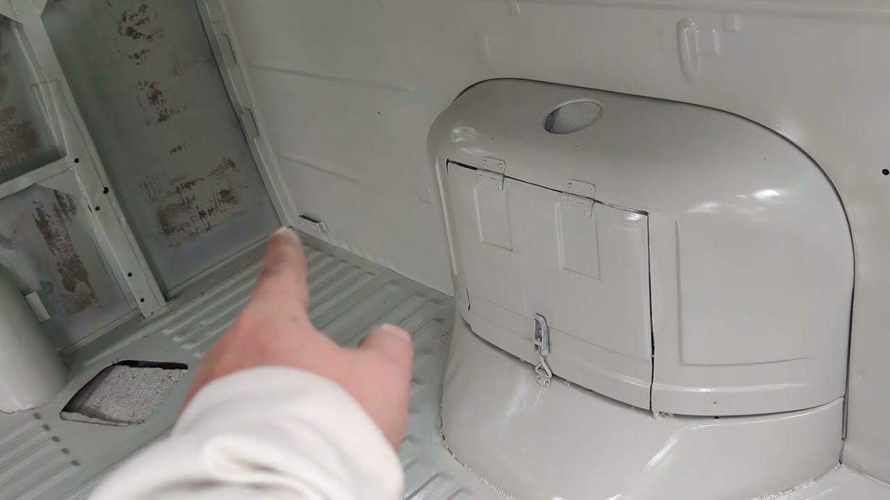 УАЗ буханка покраска салона и сложные места где лучше больше чем меньше ...