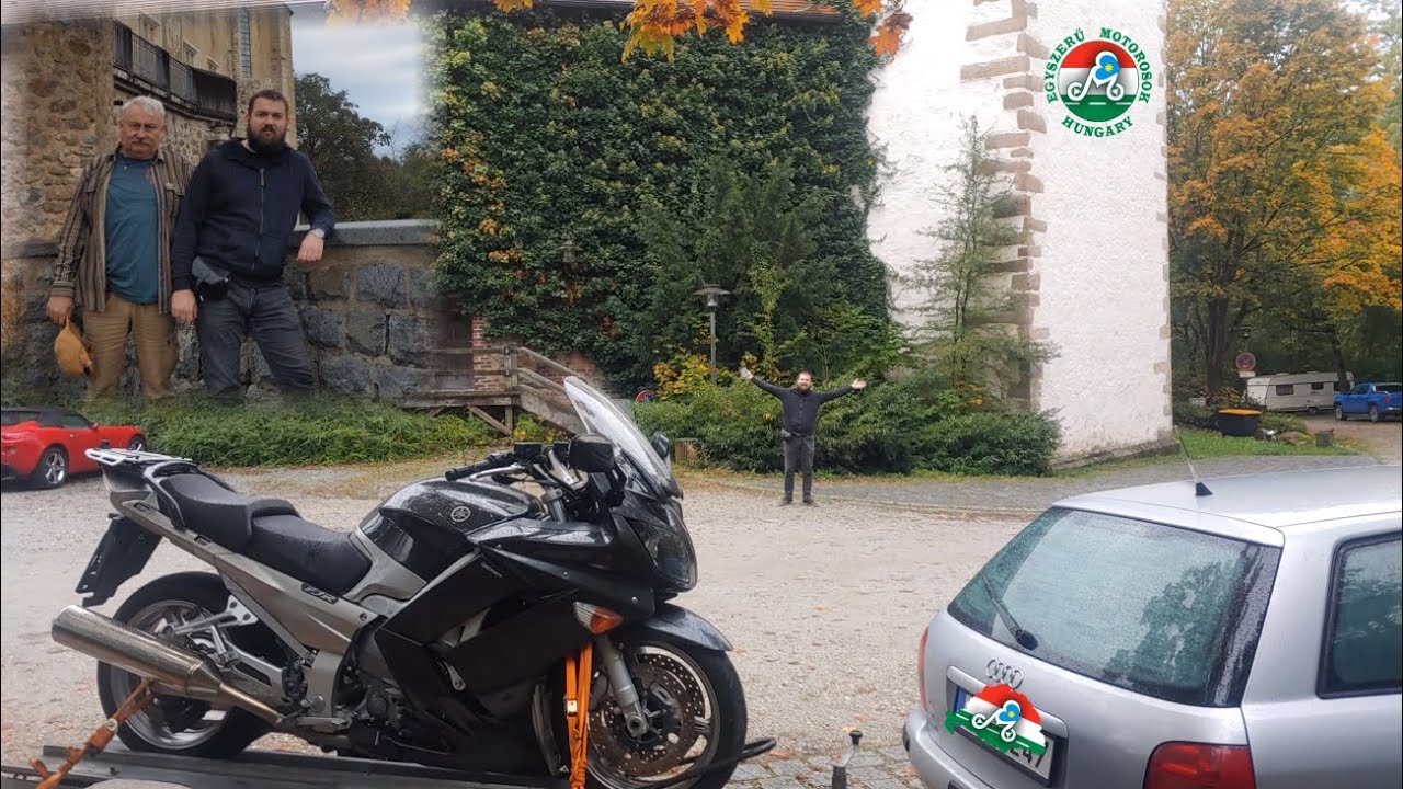 Egyszerű Motoros, '24.10.10. Hirtelen jött motorvásárlás..., pillantok Neuburg várkastélyánál...