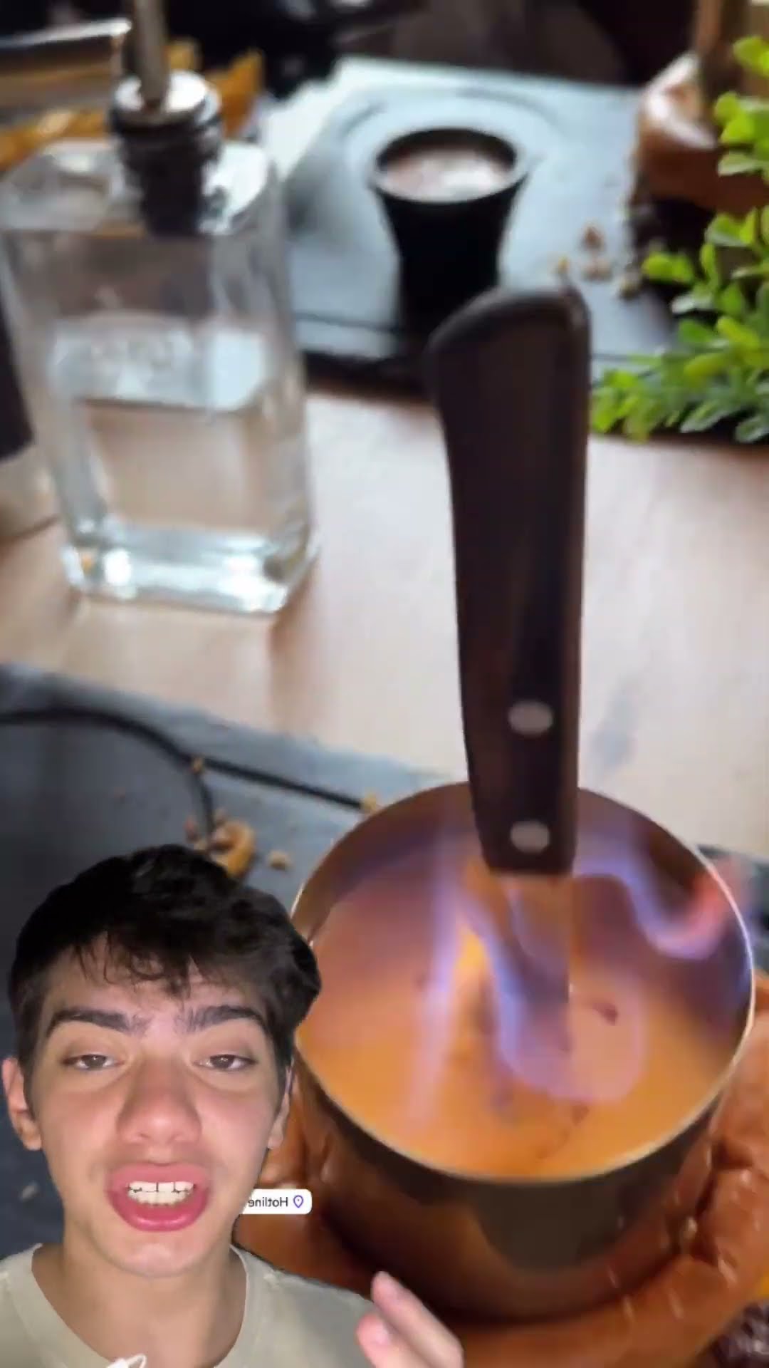Hambúrguer flamejante! ?? Uma ideia de marketing genial que transformou a hamburgueria em sucesso!