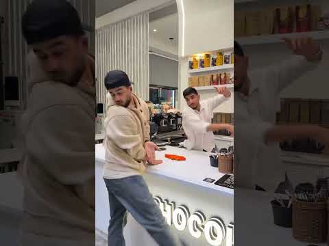 اونی که عادت داره دست صحبت میکنه امیرنصیری طنز