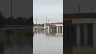 Вода разрушила город