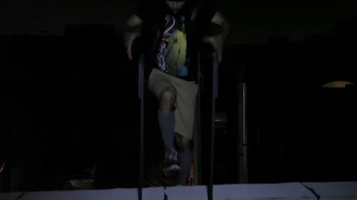 Epic Rooftop Standoff - Cop Chase