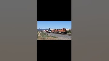 BNSF 5735 East Bound Double Stack Hesperia, Ca  #bnsf #shorts