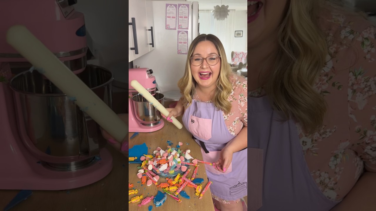 How to make a Piñata Cake with Frost Form! 🤗🪅 www.frostform.com