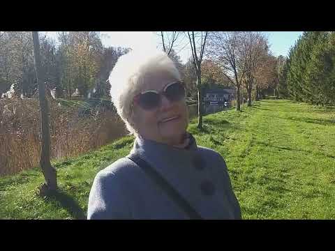 А за вікном осінній день сміється ☼ Вірш © Надія Красоткіна