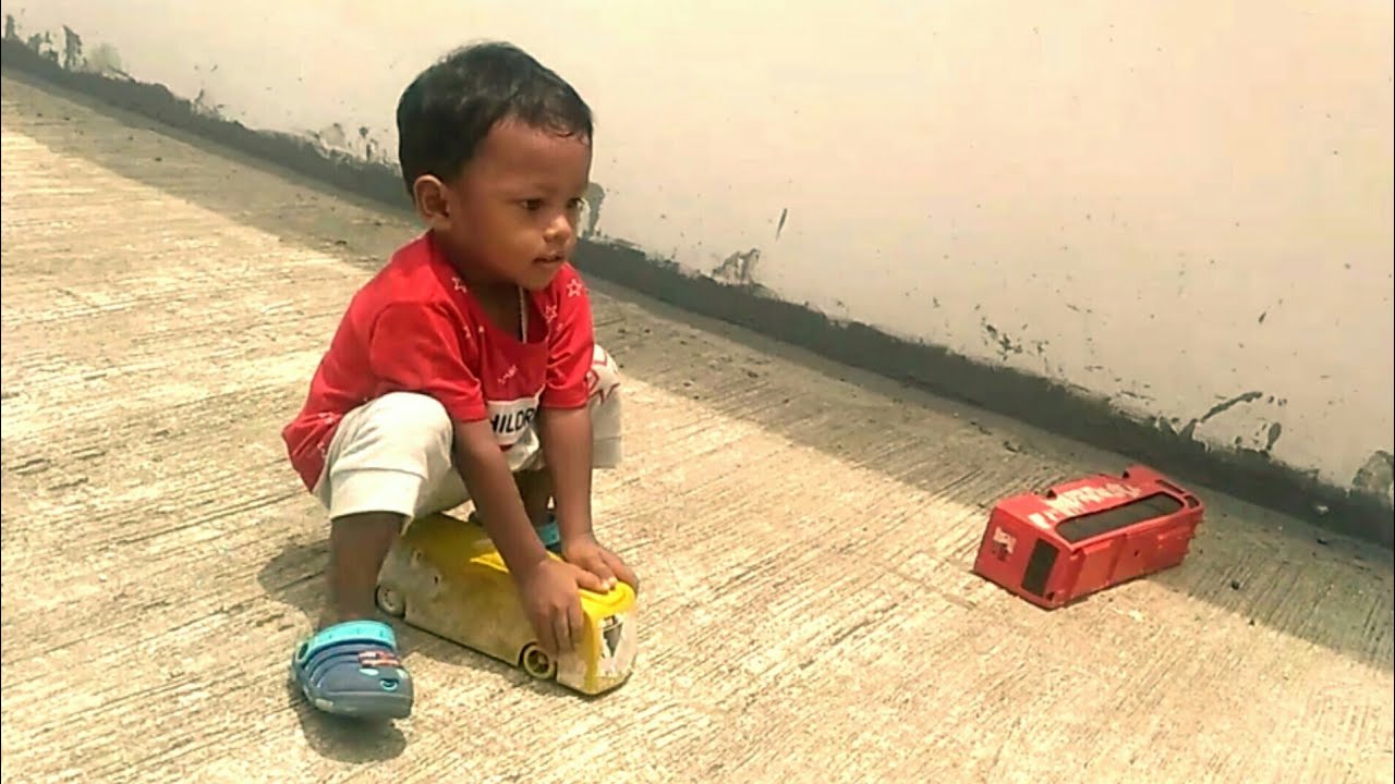 Mainan Mobil  Tayo  Jadi Perosotan YouTube