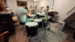 Drumming along the percussion 'interlude' in Colibri by Incognito