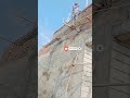 बिना सेफ्टी ऊँचाई पर प्लास्टर कर रहा मिस्त्री 😱 | Construction Site Reality #shorts