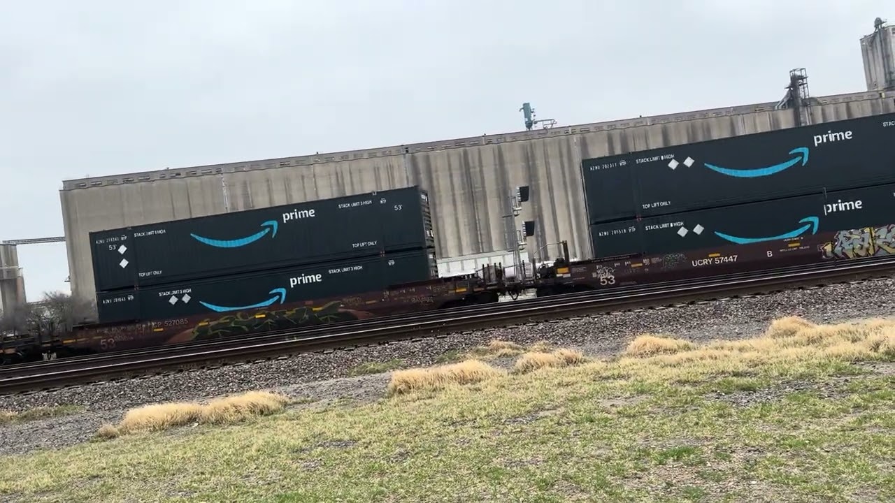 Northbound BNSF Intermodal Train heading through Saginaw TX. March 1, 2026