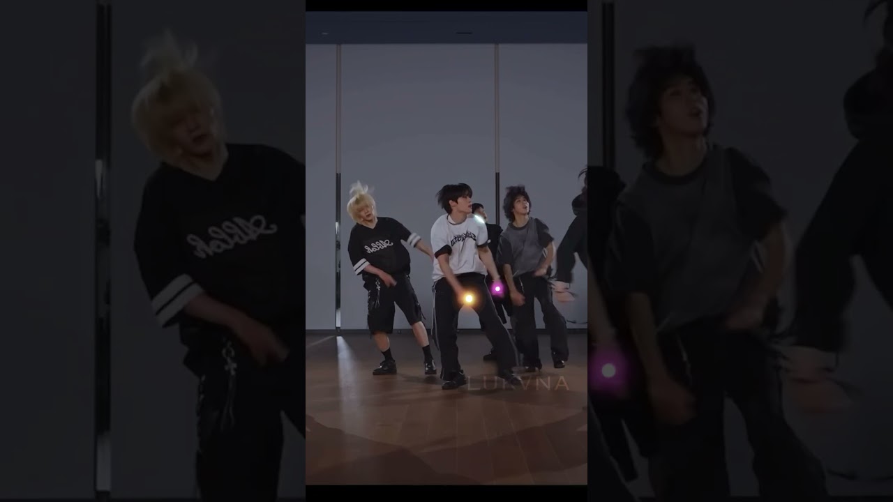 [Stray Kids] 'Chk Chk Boom' Scribble Glow Animation Edit