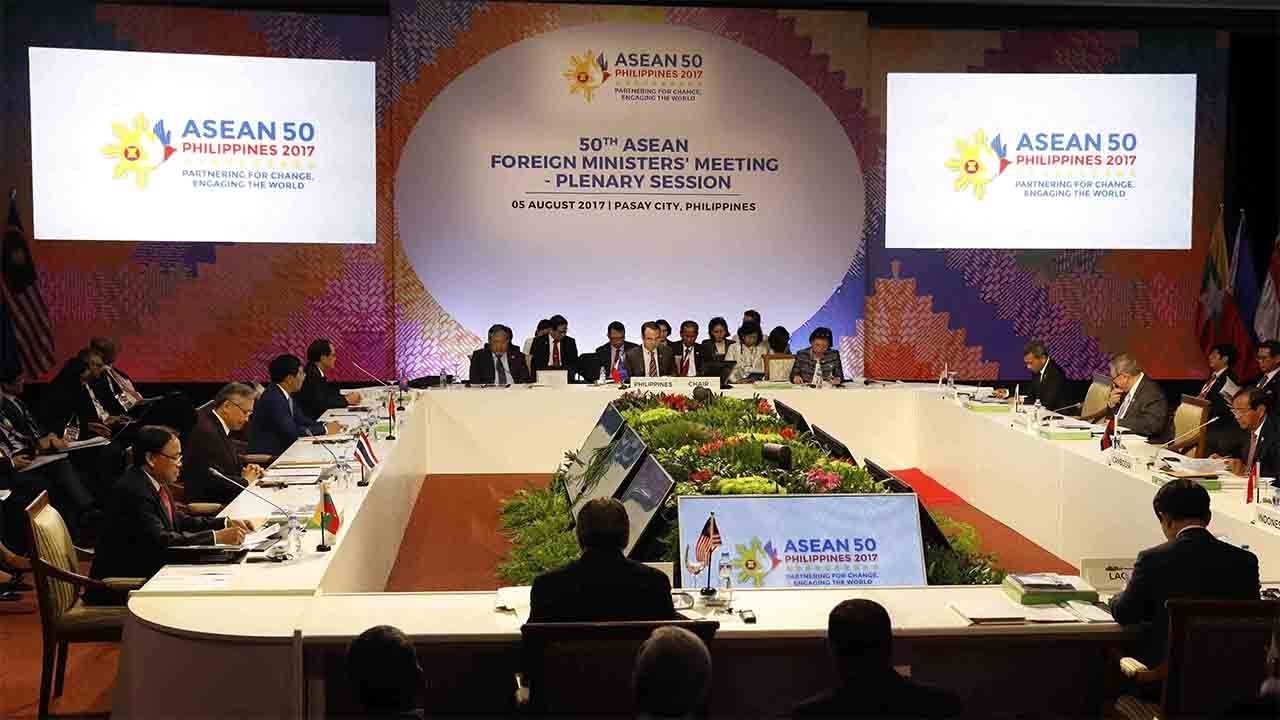 ASEAN FMs endorse framework of code of conduct in South China Sea