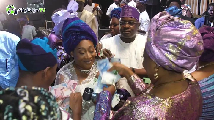 CHIEF EBENEZER OBEY SERENADES GUESTS AT LATE OONI OF IFE OONI SIJUADE 10 YEARS REMEMBRANCE ANNIV..