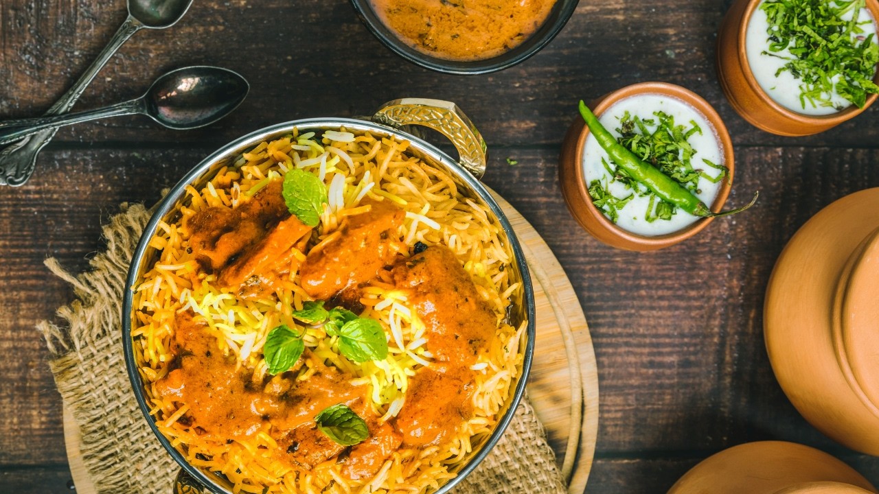 Top Chef Reveals The Secret To Making PERFECT WHITE Chicken Korma