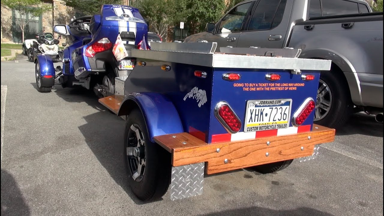 Spyder TV - Art Peterson and his costumed Trailer for Spyders