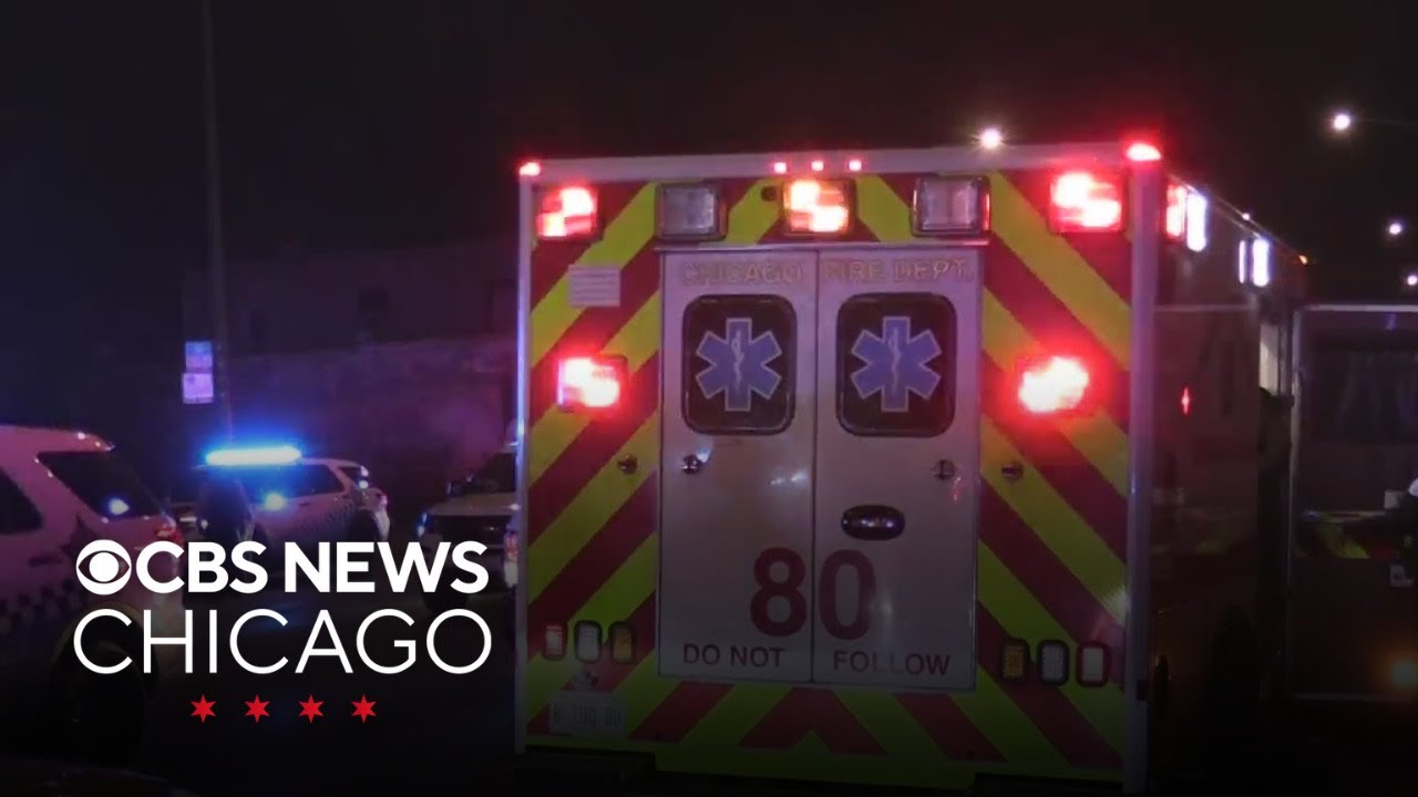 2 CPD officers, 5 others hurt in West Side crash - YouTube
