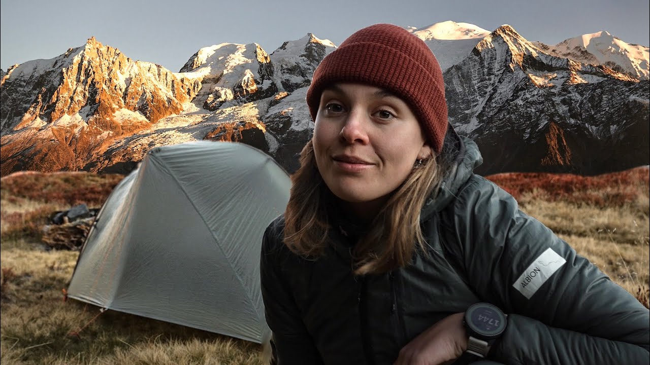 Одиночный кемпинг под ледником во Французских Альпах (температура минусовая)