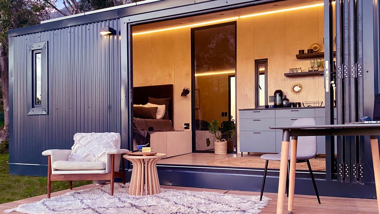 Tour of Tiny Home Africa's Figur 8 Tiny House