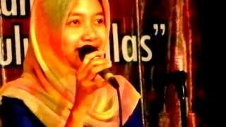 Putri Siapakah Ini Yg Bernyanyi  Di Balai Budaya Minomartani 