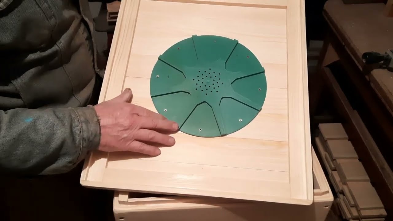 Изготовление пчелоудалителя.