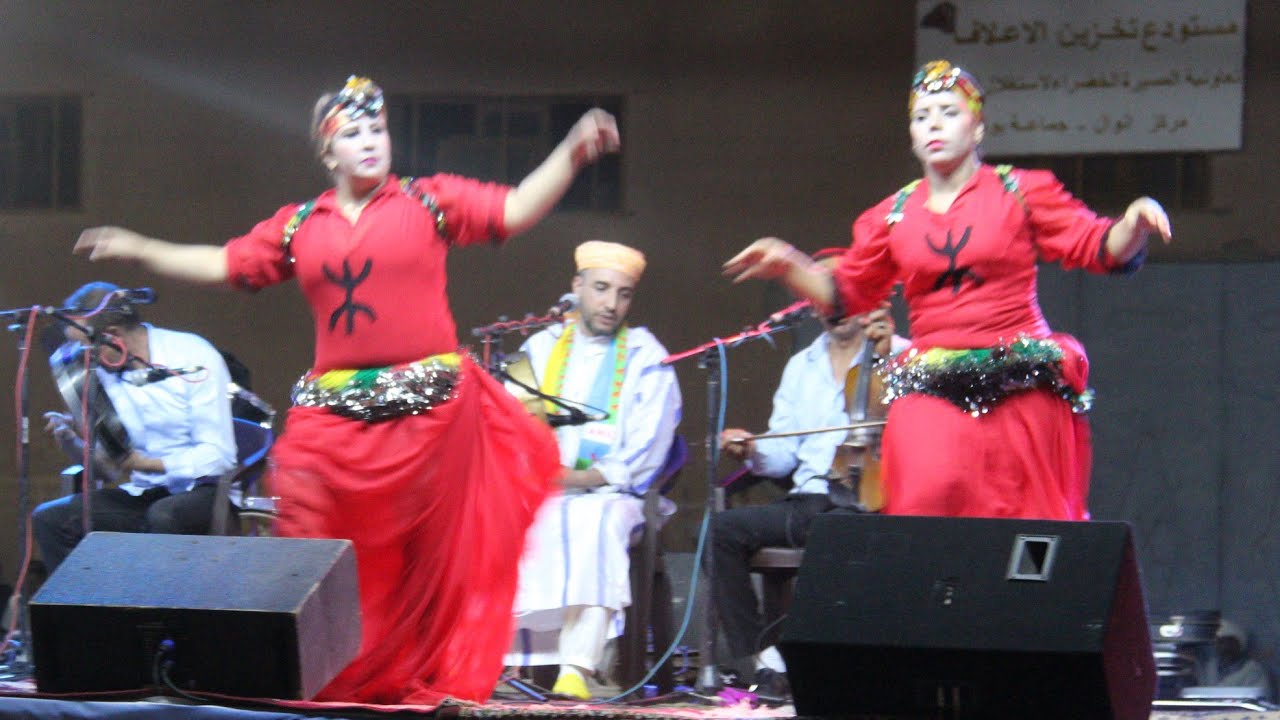 حميد اثري نجم الريش يشعل أجواء مهرجان الخيمة بعرض فني استثنائي