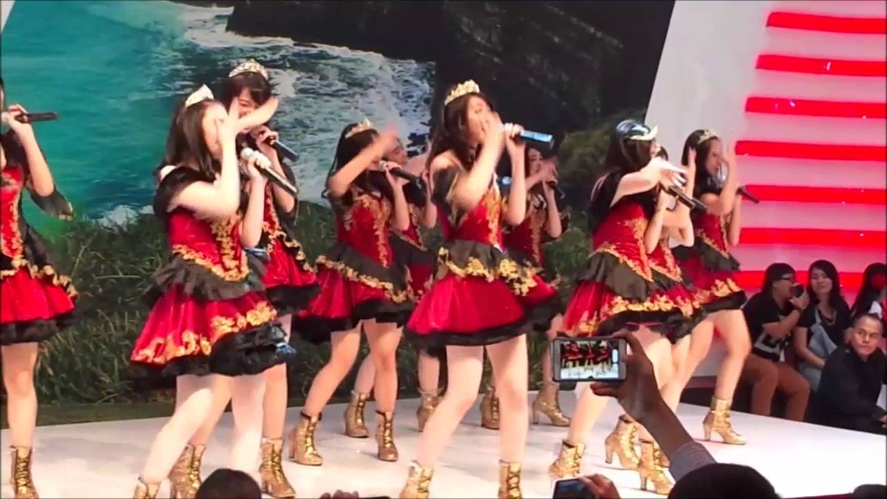 JKT48 on GIIAS Surabaya Auto Show (Grand City), 12 December 2015 [FULL] [HD Fancam]