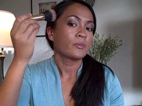 How to Apply Bronzer - YouTube