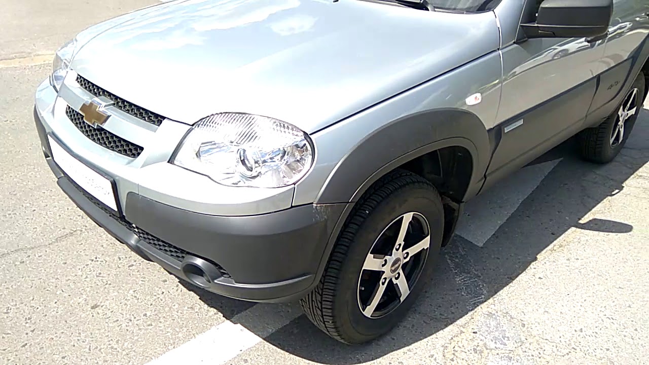 Купить шевроле в саратовской области. Chevrolet Niva светло-серебристый металлик, 2010. Шевроле Нива Фам 1.