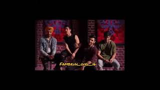 Danish Zehen Kissing Girls