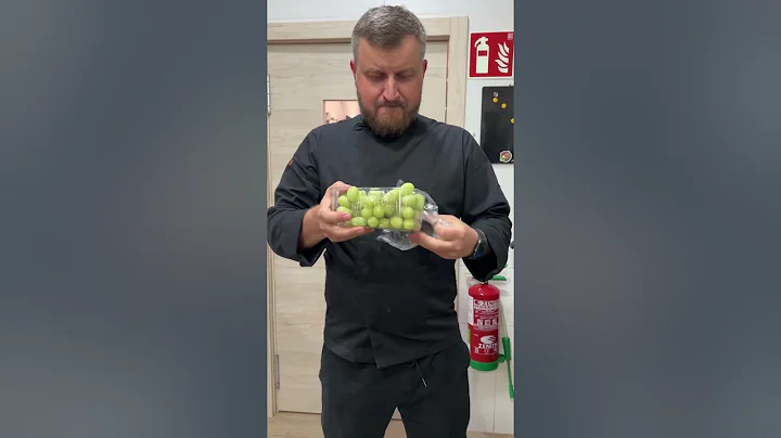 🍇 Testing the Viral Grape Lifehack! 🤔 | Can We Really Remove Grapes from the Stem This Easily?