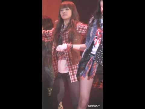 [HD FANCAM] 09.10.24 f(x) Victoria Song - La chA TA  LotteWorld