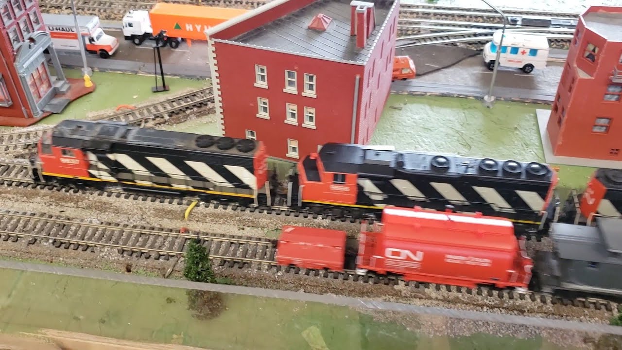 MODEL TRAINS Laval Hobby Show 2023 Vermont & Essex Club Modular Layout