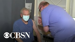 81-year-old actor Ian McKellen receives coronavirus vaccine