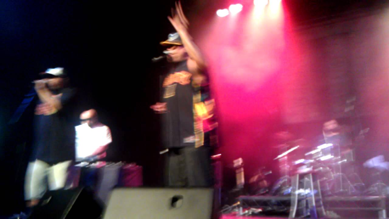 Fiji Smoking Session