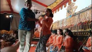 Taman Curug!! Voc. Mba Pipit SEKARBIMA ( KI DALANG EKO SUWARYO )