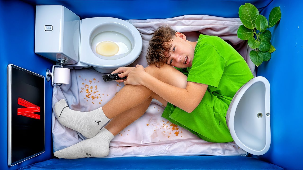 100 часов в самом МАЛЕНЬКОМ доме в мире!