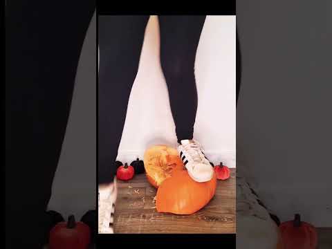 The pumpkin smasher!! Food Crushing