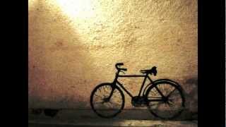 Video thumbnail of "ciego- trajo avatar en bici"