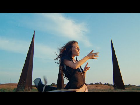 Guinevere - Unravel [OFFICIAL VIDEO]