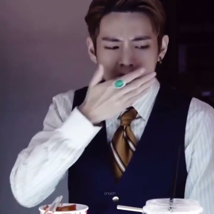 Ekspresi Taehyung Saat Kepedasan🔥 #kimtarhyung #taehyung #vbts #lucu #imut #bts #army#taetae